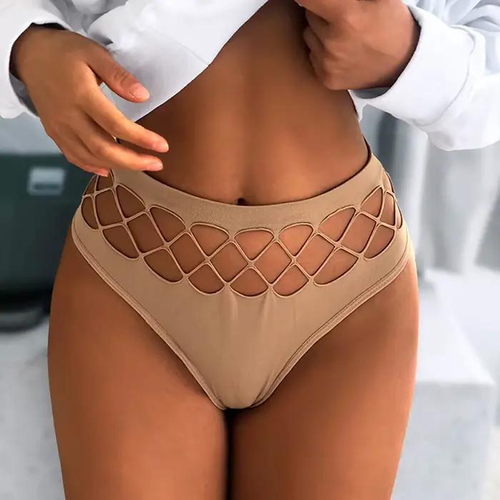 Culotte string ajourée en maille pour femme
