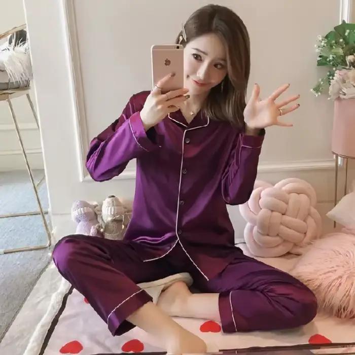 Pyjamas en polyester pour femmes automnaux élégants avec col rabattu et manches longues pour nuits de repos et soirées décontractées