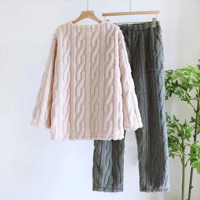 Pyjama en flanelle de Style chinois pour femmes, vêtements de nuit brodés à col en v, en molleton de corail épais, vêtements de maison, nouvelle collection automne hiver