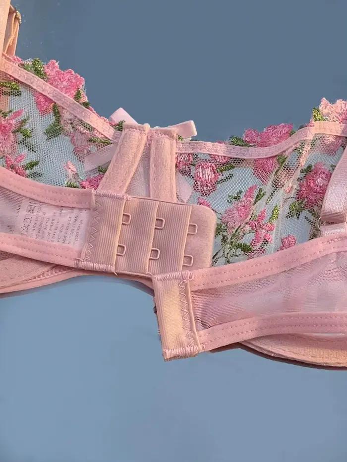 Lingerie érotique femme soutien-gorge et slip femmes Floral broderie ensemble de sous-vêtements Sexy dentelle