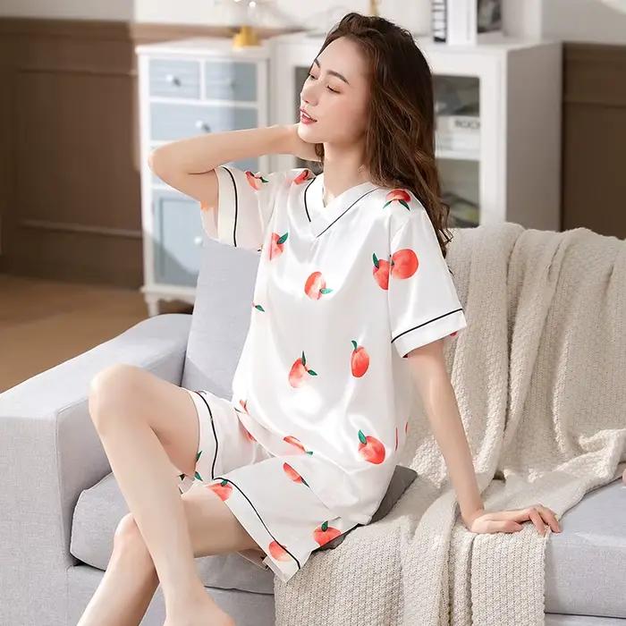 Pyjama féminin élégant style basique été courte soie polyester motifs géométriques pour nuits détentes et cadeaux spéciaux