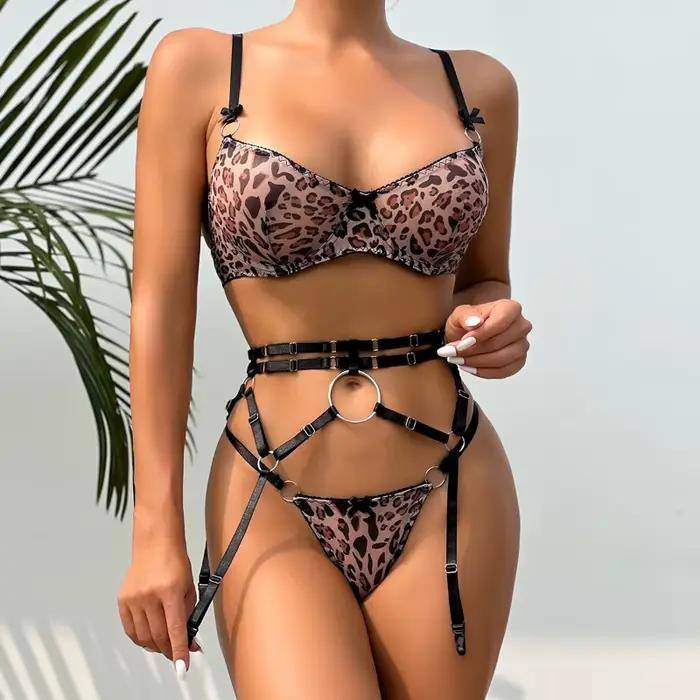 Ensemble de lingerie trois pièces imprimé léopard sauvage