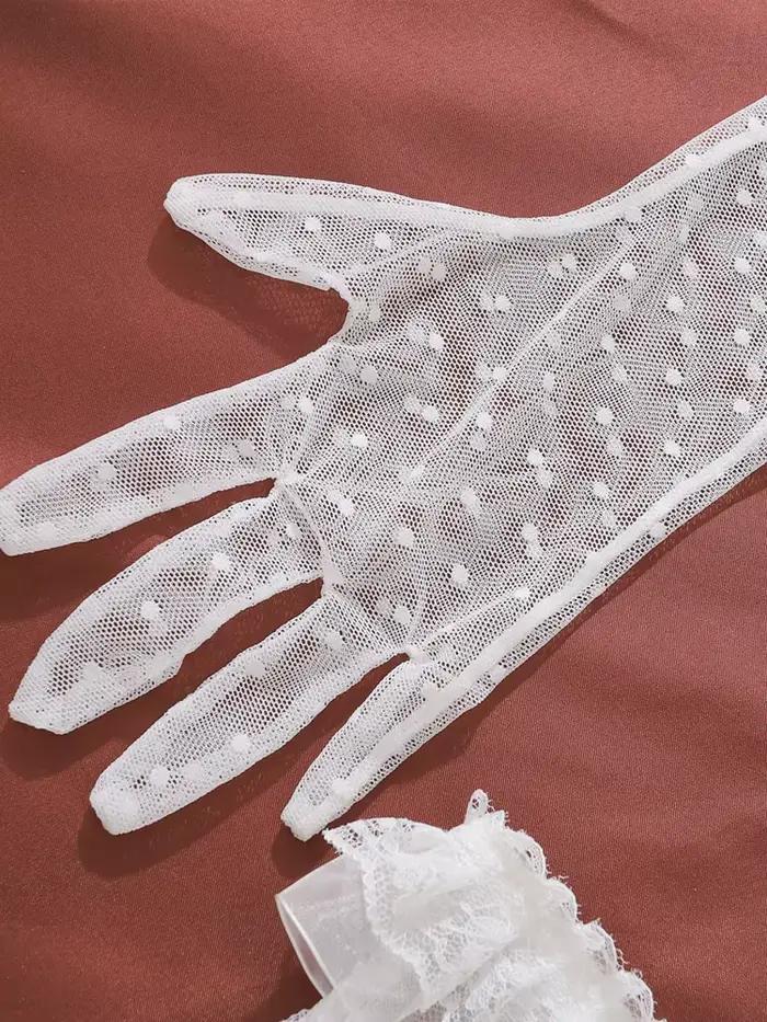Ensemble trois pièces sexy en dentelle Belamimi avec garniture à volants, gants et bas, idéal pour le clubbing