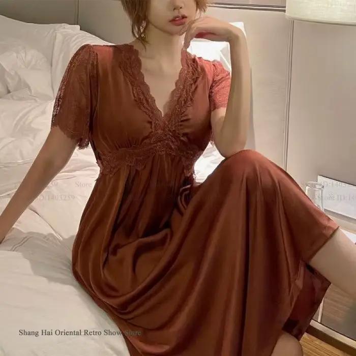 Chemise de nuit en satin à manches courtes pour femmes