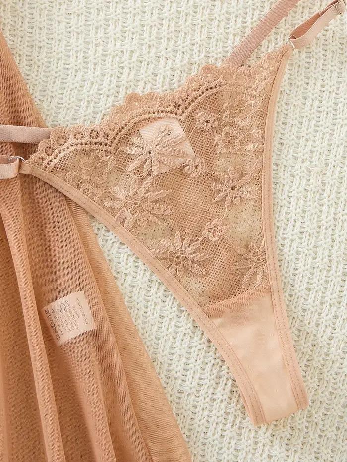Ensemble de chemises de nuit brodées de fleurs champagne pour les rendez-vous. Robe licou légère en dentelle filetée pour femme, un ensemble de vêtements de maison sexy ZA825096