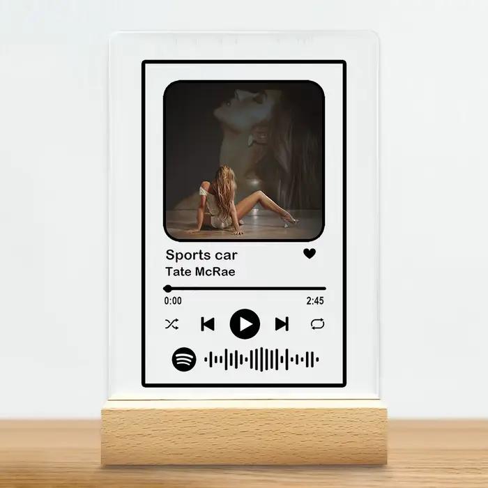 Chanteur populaire Tate McRae musique Plaque acrylique donc proche de ce que voiture de sport chanson liste de jeu cadeaux décor à la maison bureau décoration