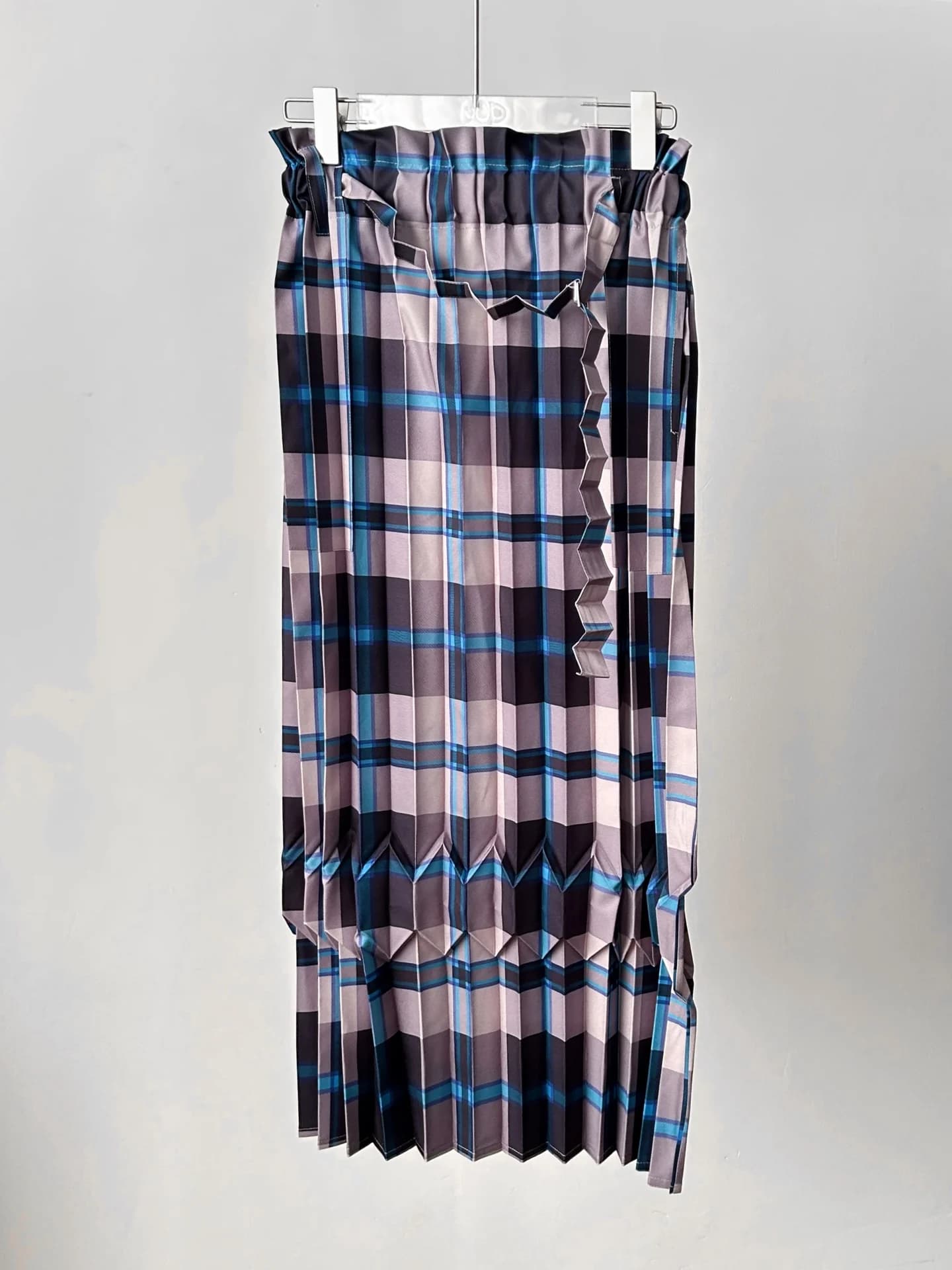 Jupe plissée asymétrique à carreaux bleu et noir, jupe à volants, style rétro moderne chic, tendance