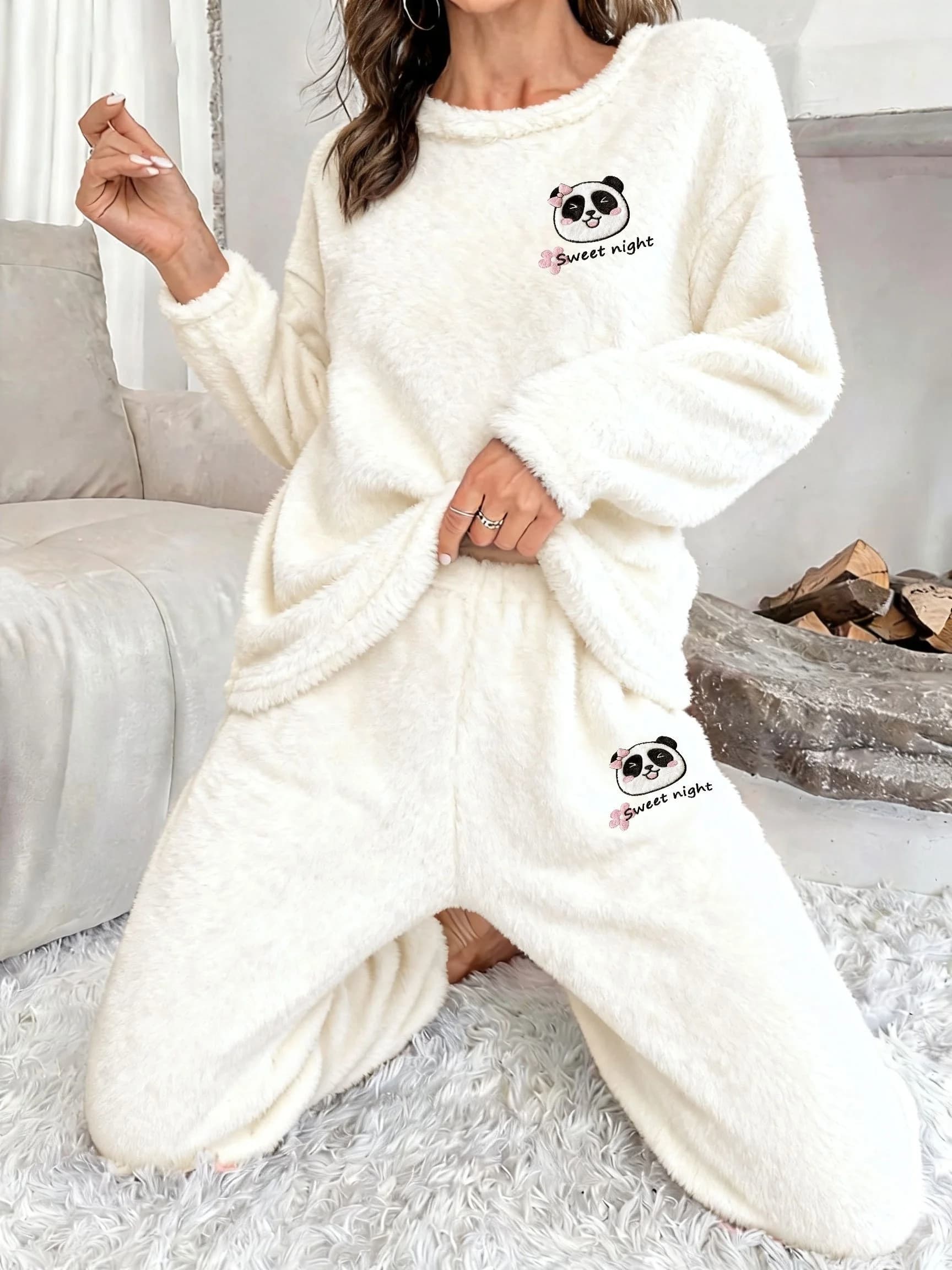 Ensemble de pyjama en velours pour femme, composé d'un haut à manches longues et d'un pantalon assor