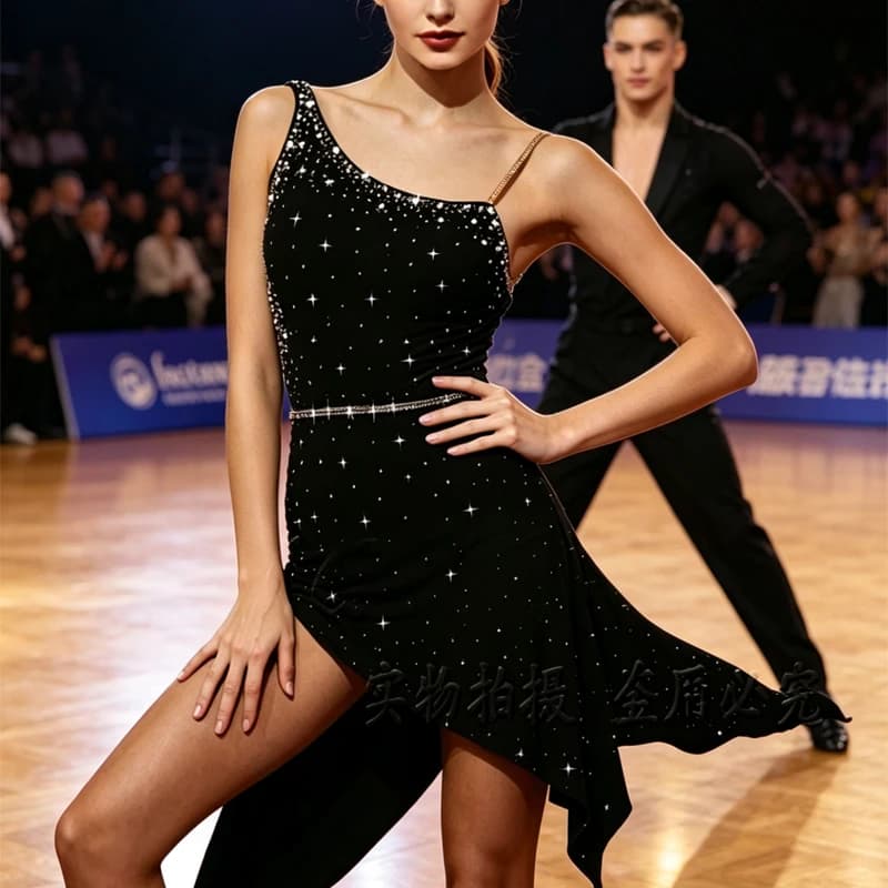 Jupe latine noire Rumba, coupe irrégulière personnalisée, coupe tridimensionnelle, sexy et brillante