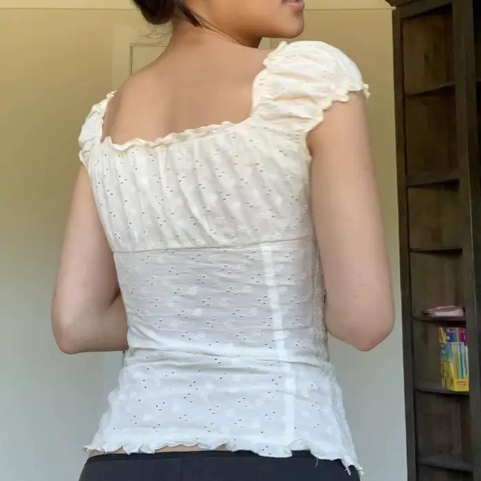 Esthétique blanc Corset haut des années 2000 T-Shirts dentelle garniture Harajuku Vintage bouton col V Slim pulls t-shirts y2k Milkmaid Top
