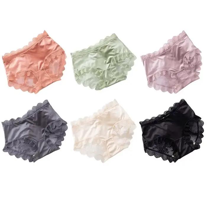 Lingerie féminine, culottes en dentelle florale transparente