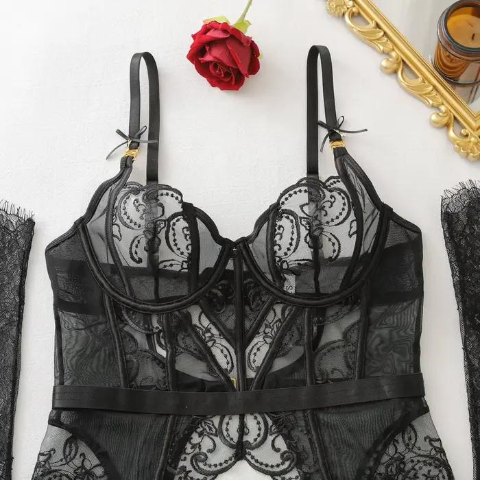 Ensemble de lingerie de luxe transparente 4 pièces avec corset long en maille brodée