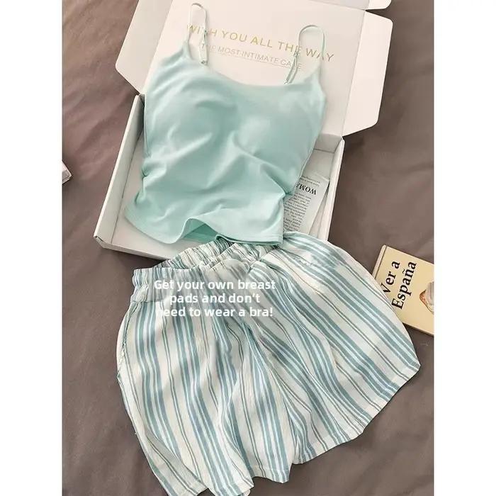 Pyjama de couleur unie avec coussinets de poitrine