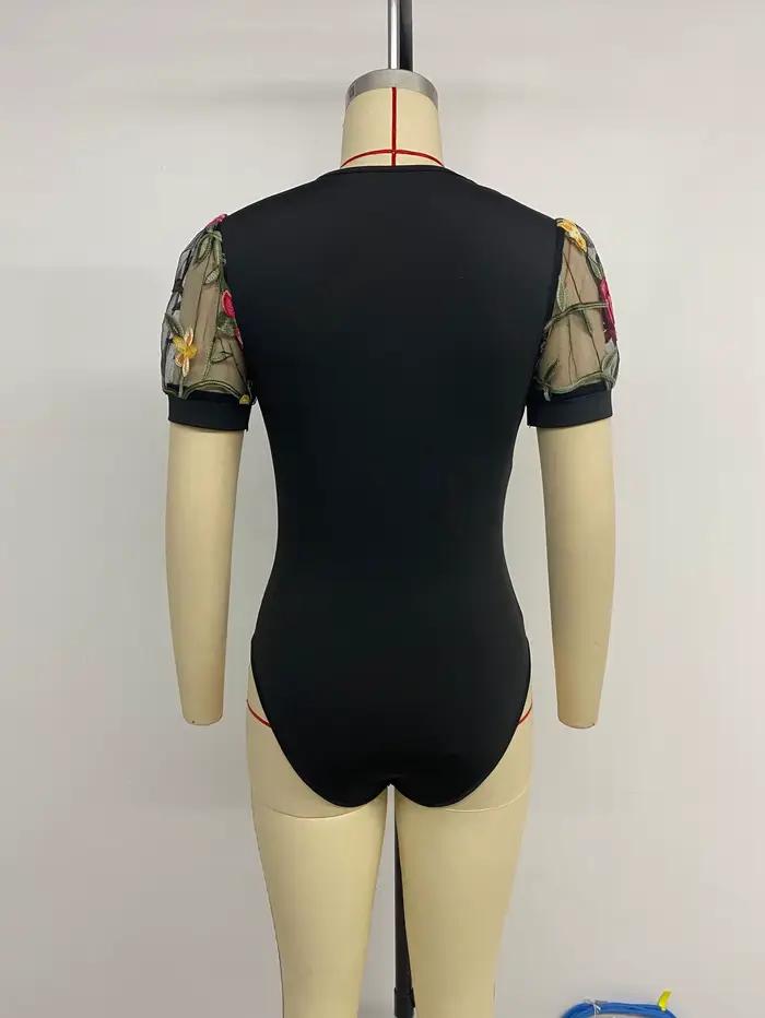 Body sexy à col en V pour femme, manches courtes, haut moulant, nouvelle collection printemps 2026, noir, blanc, marron