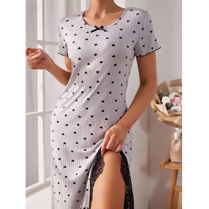 Robe de nuit longue élastique pour femme avec bordure en dentelle et tricot côtelé à pois