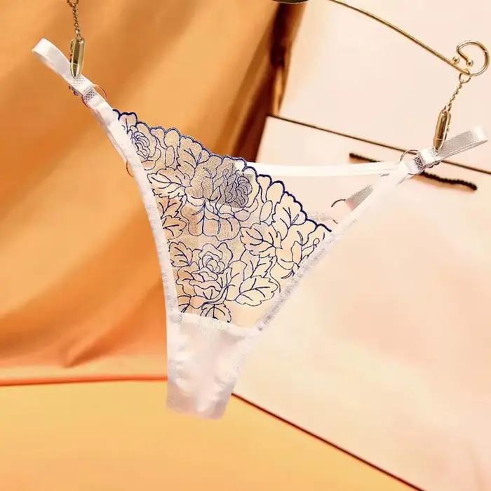 Culottes pour femmes avec taille évidée et broderie exquise