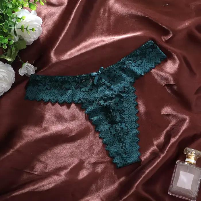 String sexy en dentelle pour femme