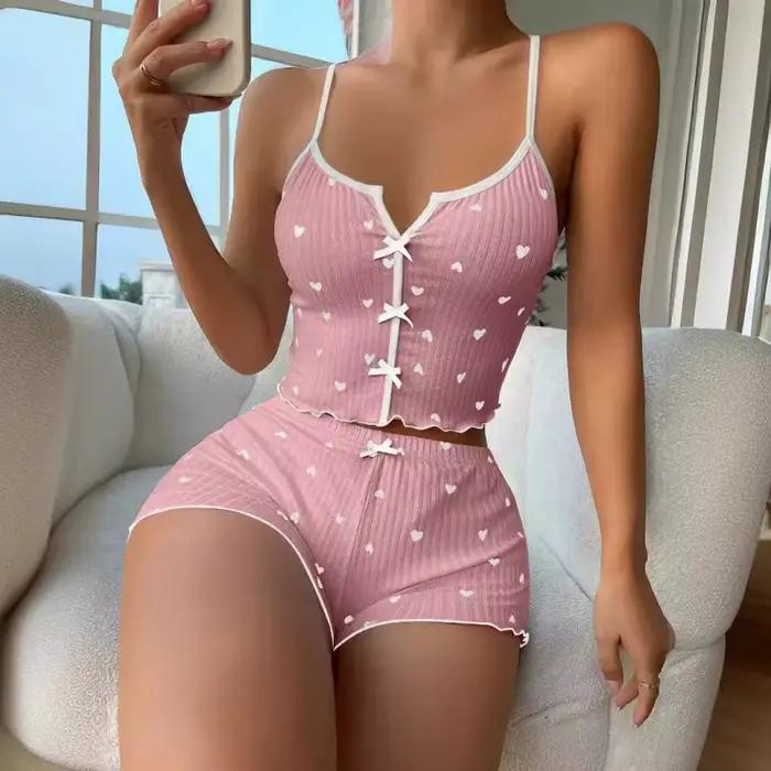 1 ensemble de vêtements de nuit pour femmes
