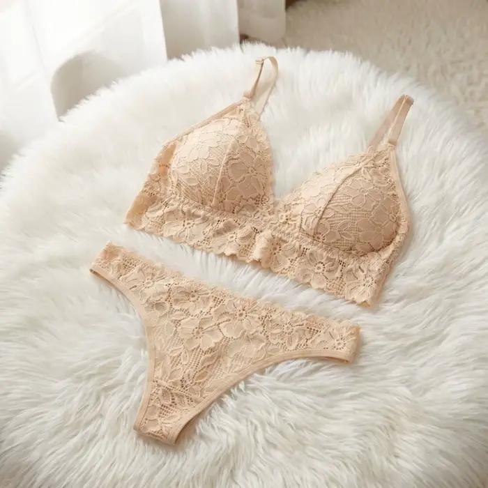 Ensemble de lingerie en dentelle à col en V avec soutien-gorge à fleurs