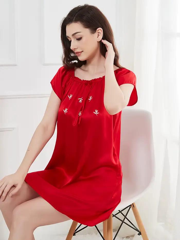 Chemise de nuit en soie pour femmes