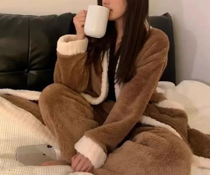 Pyjama en molleton de corail pour femme