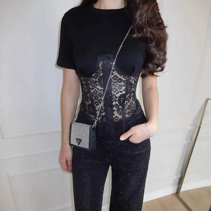 T-shirt corset en dentelle blanche pour femme