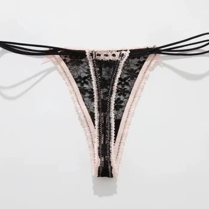 Culotte en dentelle avec nœud