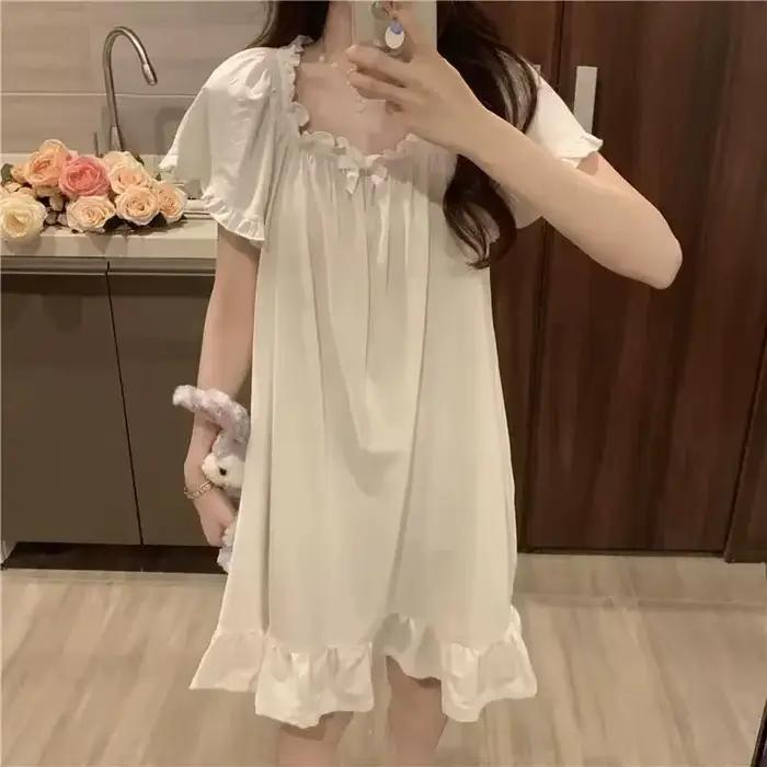 Chemises de nuit blanches pour femmes