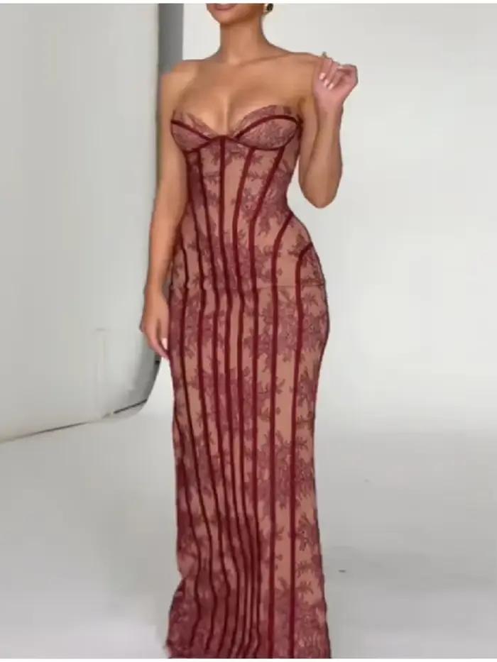 Robe bustier chic et audacieuse, corset sexy en dentelle rétro, tenues féminines tendance pour soirées pétillantes, créations romantiques de designers