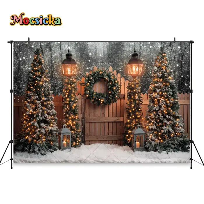 Photographie de fond de nuit d'arbre de Noël, clôture en bois rustique, toile de fond de lanterne d'arbre de Noël, scène de neige d'hiver pour enfants, studio photo