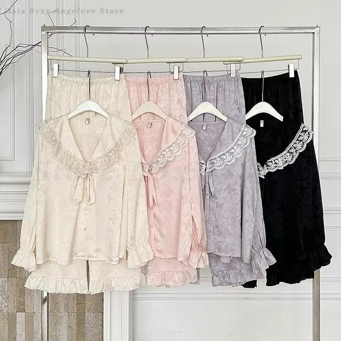 Manches courtes pyjama costume Satin vêtements de nuit boutonné haut et Short de luxe dentelle col en v
