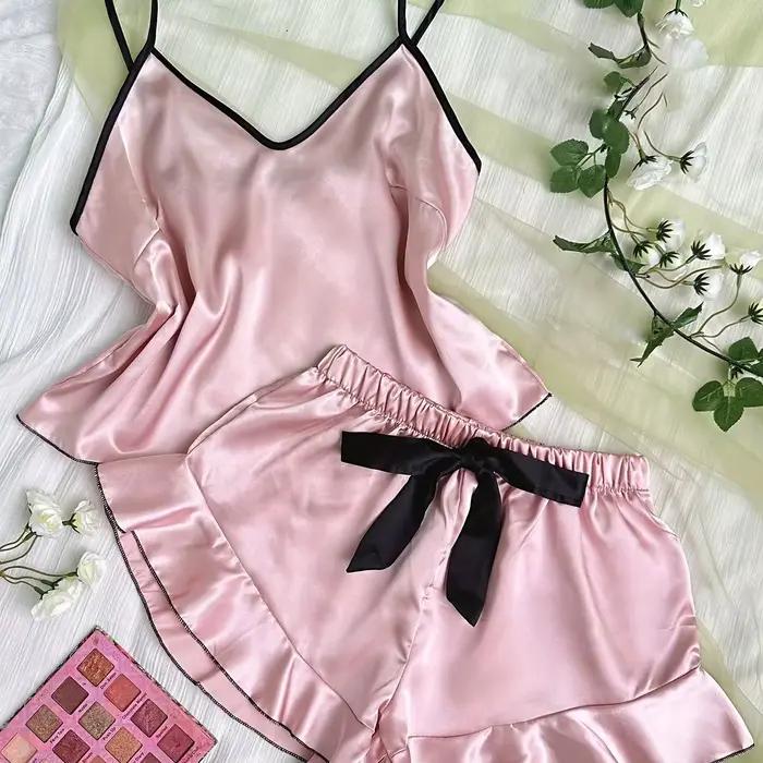 Pyjama en satin lisse pour femme