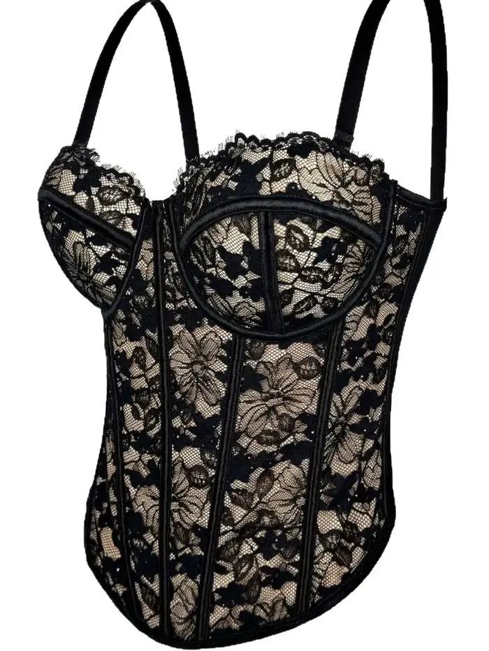 Camisole en dentelle noire sexy