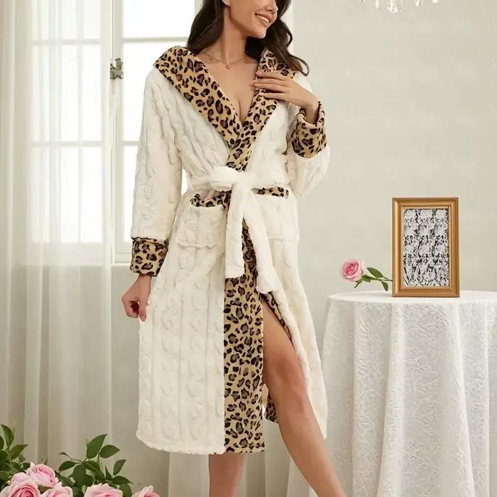 Peignoirs pyjamas pour femmes 2026 : Magnifique peignoir en flanelle à imprimé léopard avec lacets