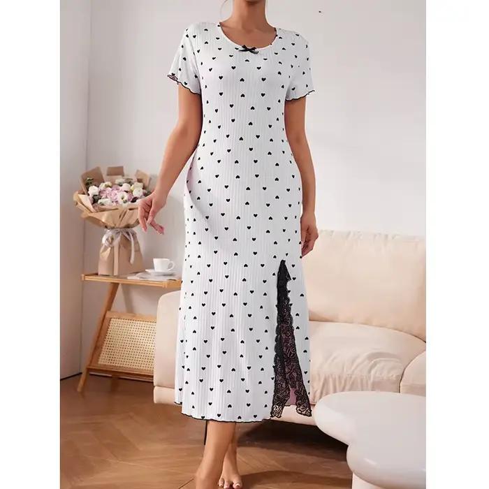 Robe de nuit longue élastique pour femme avec bordure en dentelle et tricot côtelé à pois