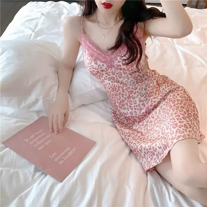 Chemise de nuit en dentelle imprimée léopard pour femmes