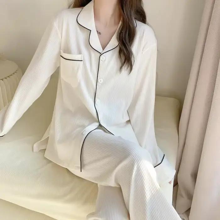 Pyjama en coton à manches longues pour femmes