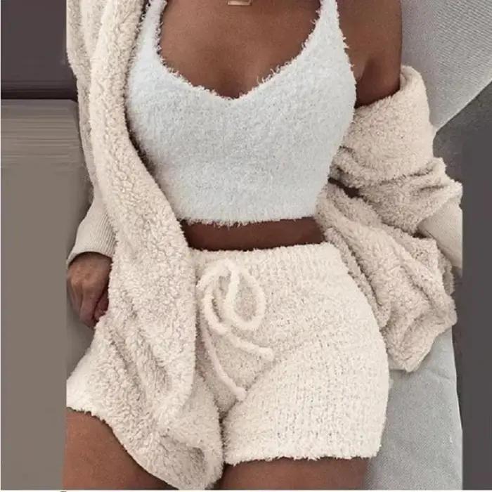 Nouvel ensemble de pyjama en velours pour femme 2026 – Haut court sexy + short + veste – 3 pièces – Tenue décontractée