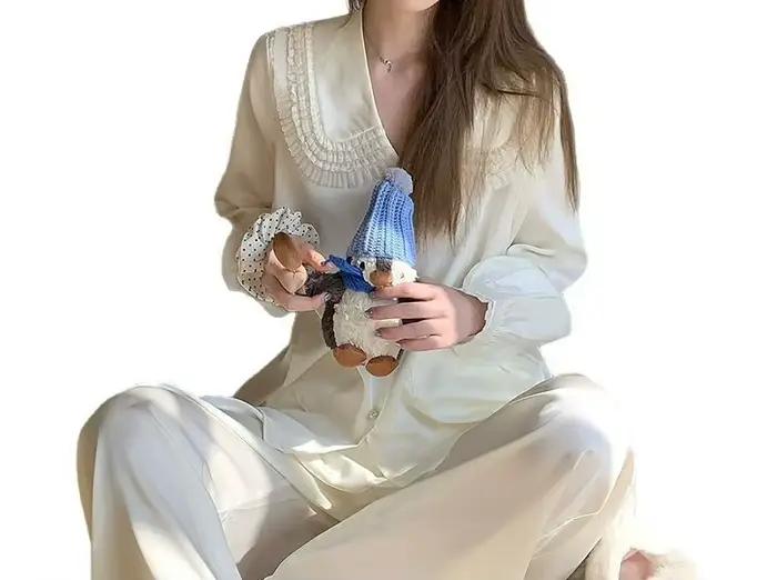 Nouvel ensemble de pyjama haut de gamme en soie glacée à manches longues pour le printemps 2026