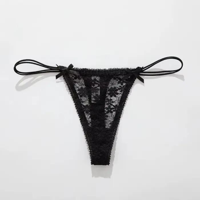 Culotte en dentelle avec nœud