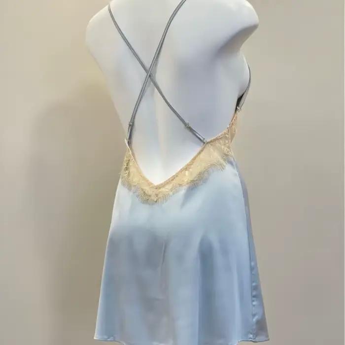 Chemise de nuit en dentelle satinée soyeuse pour femmes
