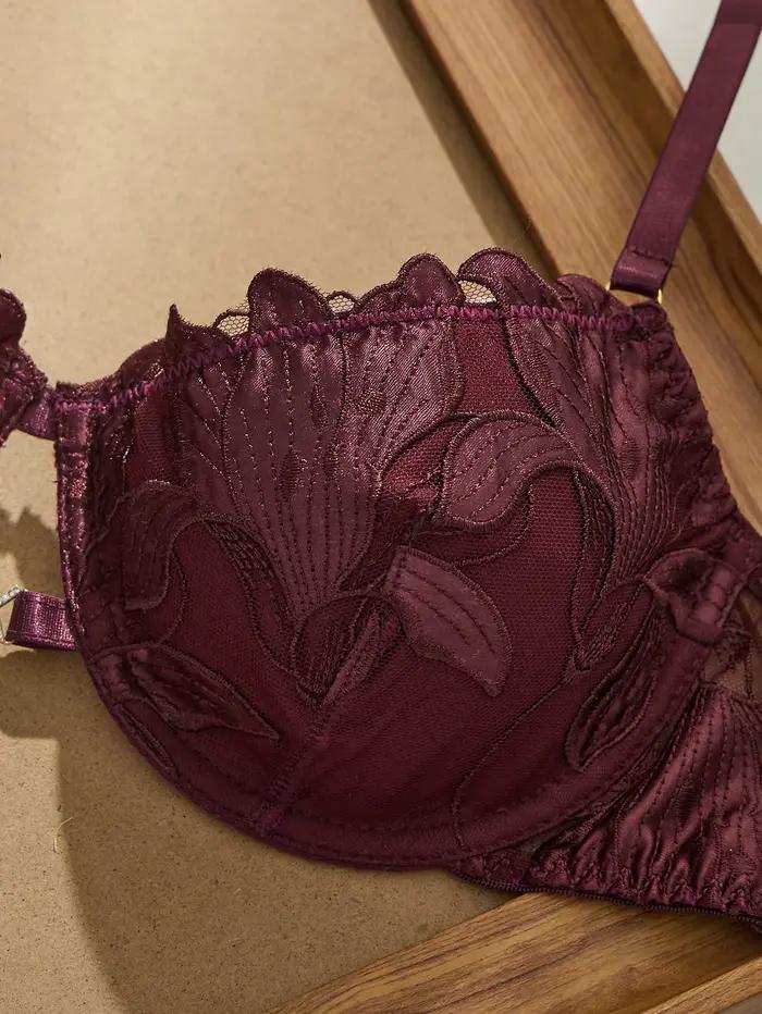 Ensemble soutien-gorge et culotte rouge brunâtre
