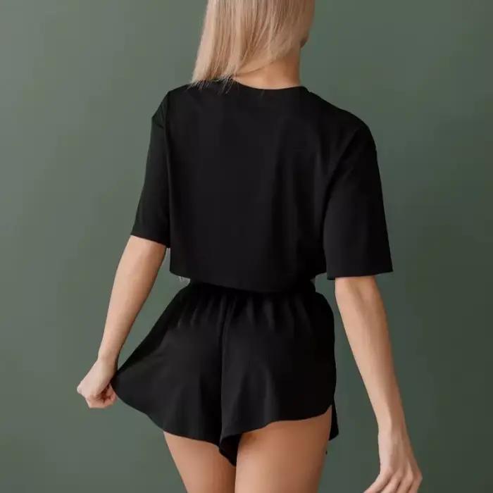 Ensemble de pyjama à manches courtes et col rond pour femme