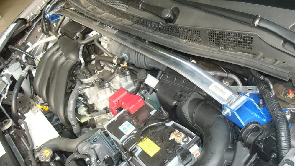 Barre d'équilibre en alliage aluminium et magnésium, pour Nissan Tiida TTCR-II – 2012, compartiment