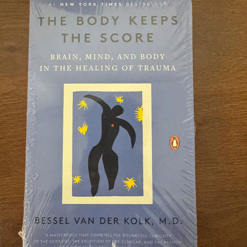Le corps garde la mémoire des choses par Bessel van der Kolk, livre de psychologie sur la guérison d