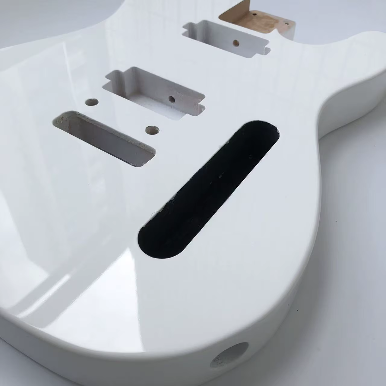 Corps de guitare TL - Fabriqué à partir de deux pièces d'Aulne nord-américaine, blanc