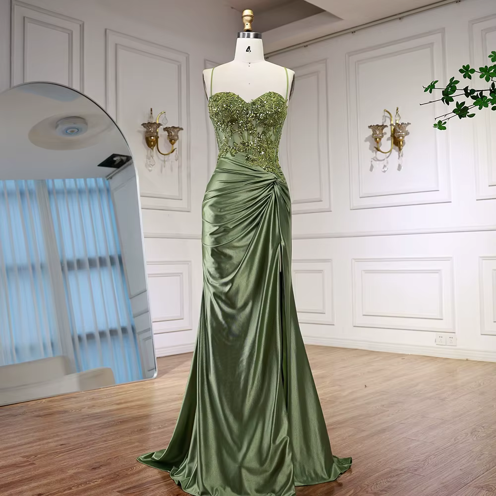 Robe de bal de luxe en Satin vert sauge, dentelle, perles, fente latérale, bretelles Spaghetti, robe
