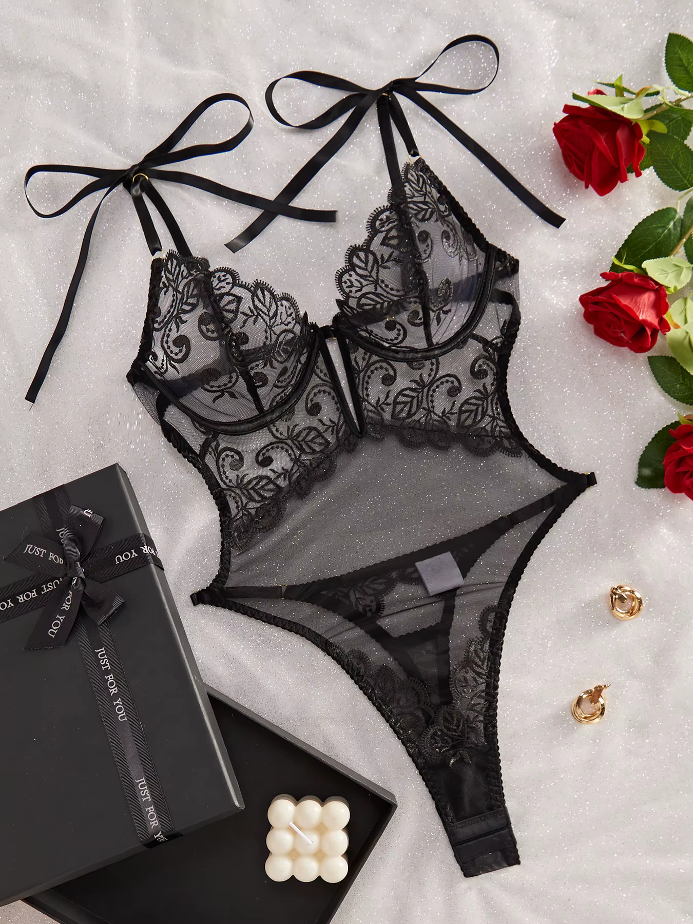 Lingerie féminine avec dentelle exotique, corset moulant, combinaison transparente la plus sexy, cos