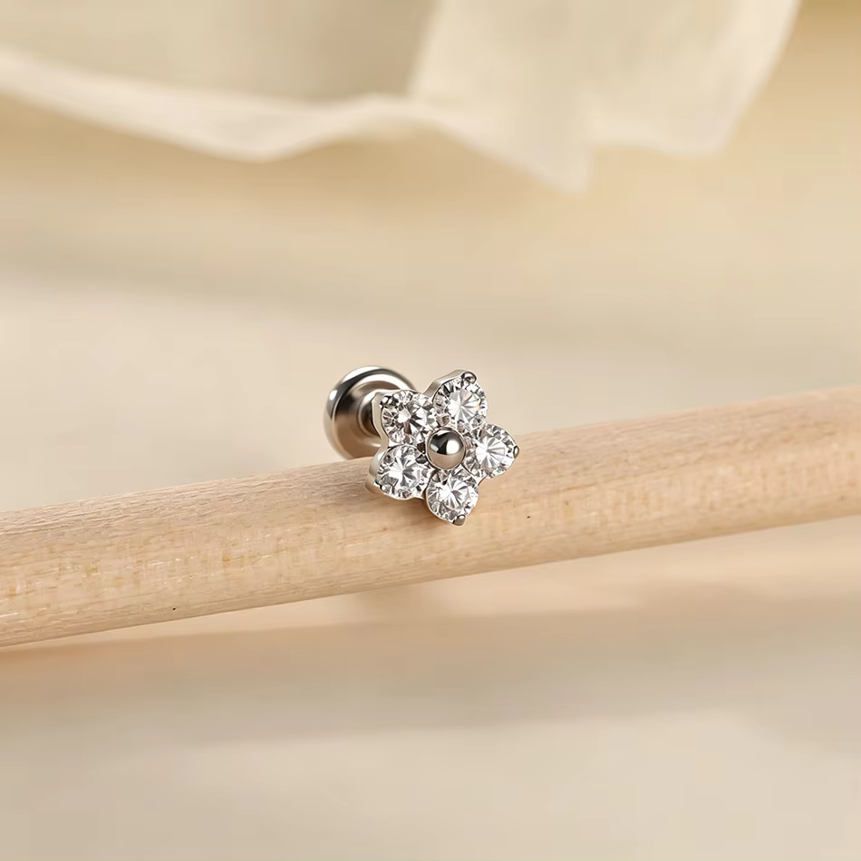 Lot de 5 Piercings en Titane Cœur Fleur avec Zircon 16G pour Hélix, Labret, Lèvre, Tragus, Conch, Ca