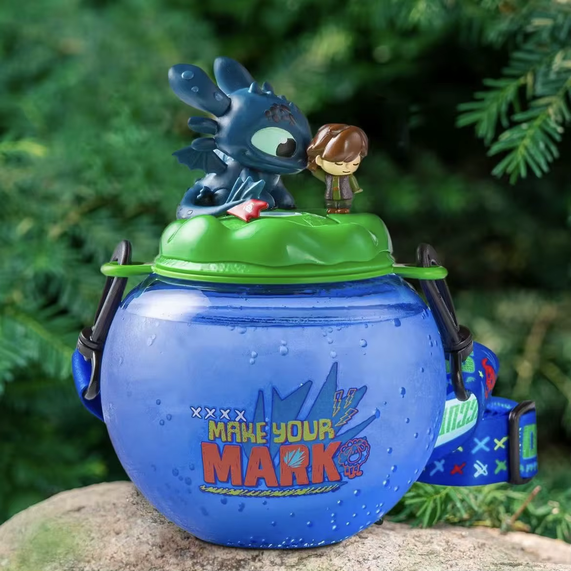 2025 Beijing Movie Park's Night Fury Storage Bin - Une figurine de dinosaure noir avec des ailes mob